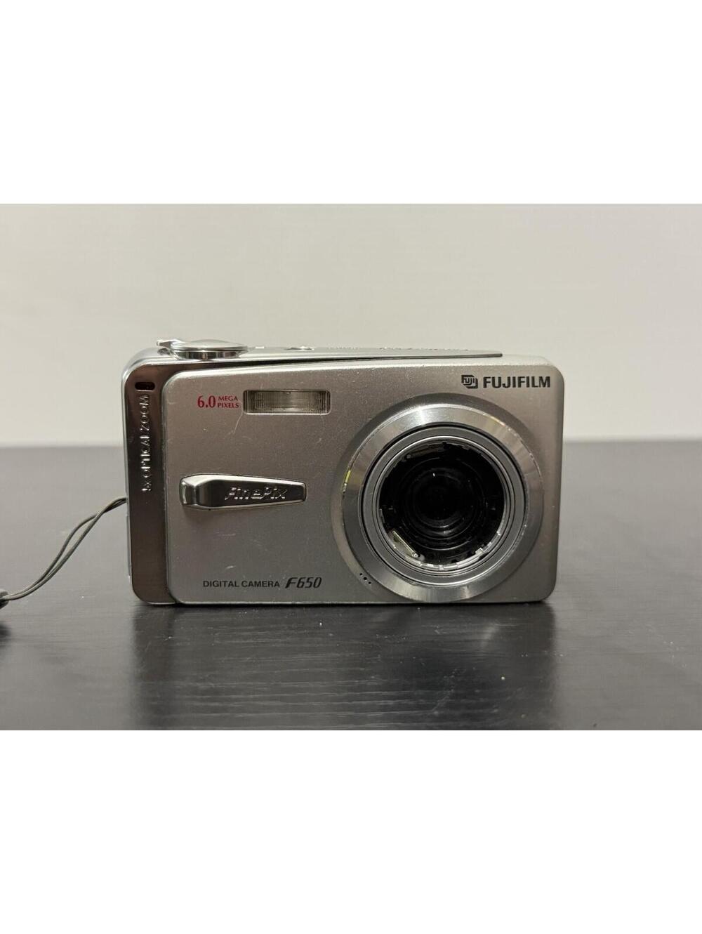 Fujifilm FinePix F Series F650 6.0MP Digital Camera - Silver Missing Shutter